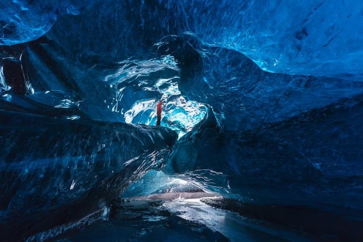 Exploring Vatnajökull’s Ice Caves: A Guided Tour from Jökulsárlón photo 6