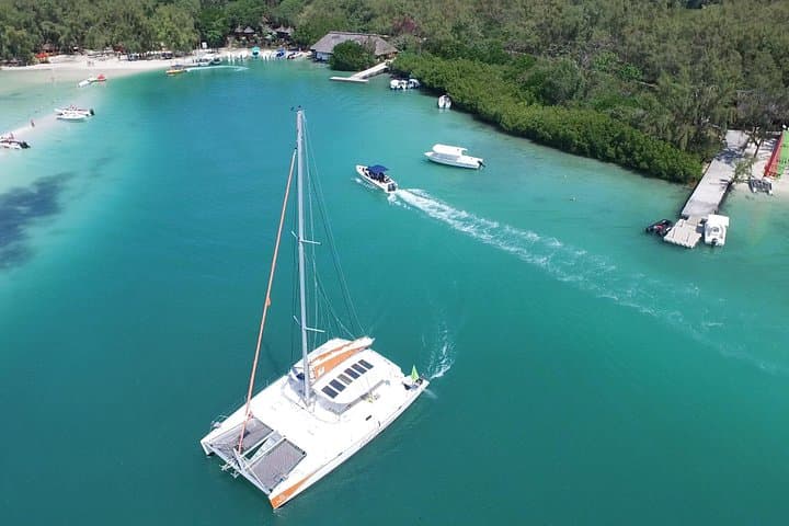 Full-Day Catamaran Charter to Île aux Cerfs — Private Cruise from Mahebourg photo 2