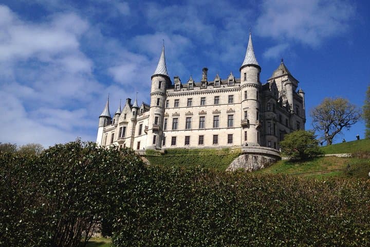 Private Dunrobin Castle & Highlands Day Tour from Invergordon