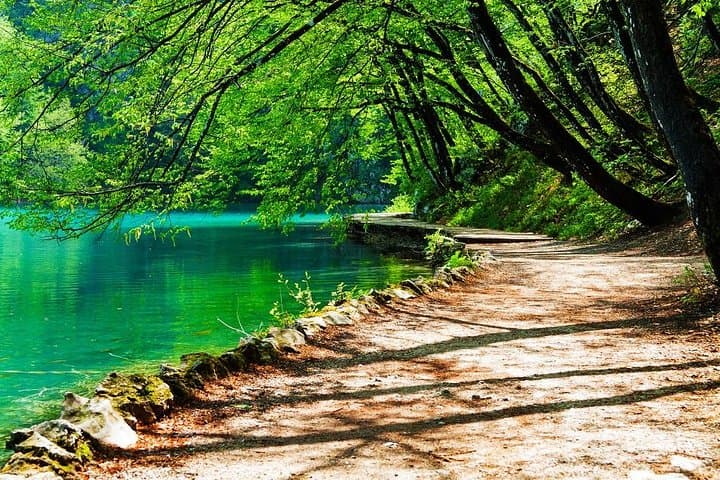 Plitvice Lakes Day Trip from Split: Guided Tour to Croatia’s Waterfalls photo 2