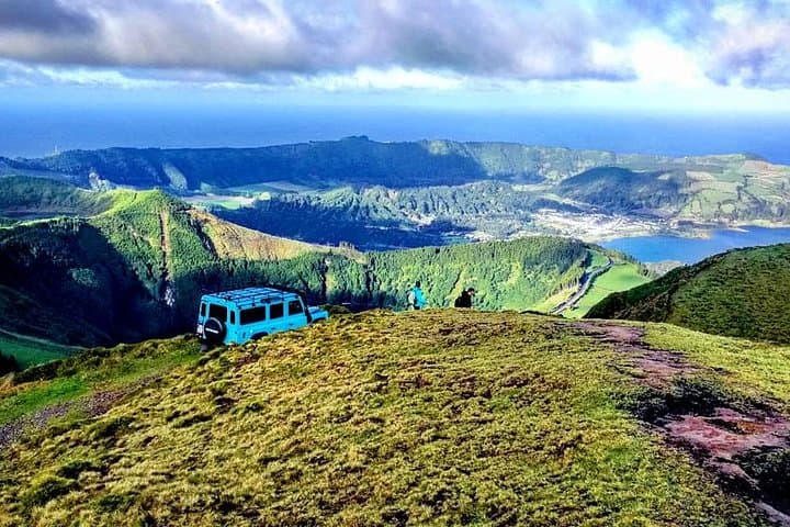 Sete Cidades Jeep Tour: Off-Road Crater Rim Adventure in São Miguel photo 3