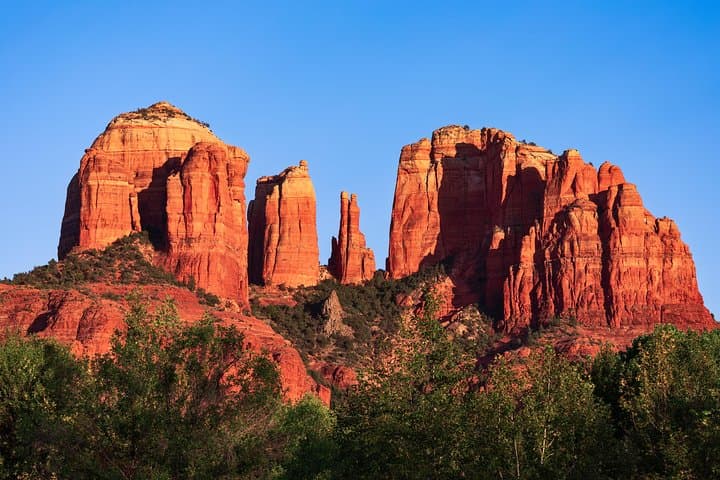 Exploring Sedona's Red Rocks: A Private Full-Day Scenic Tour