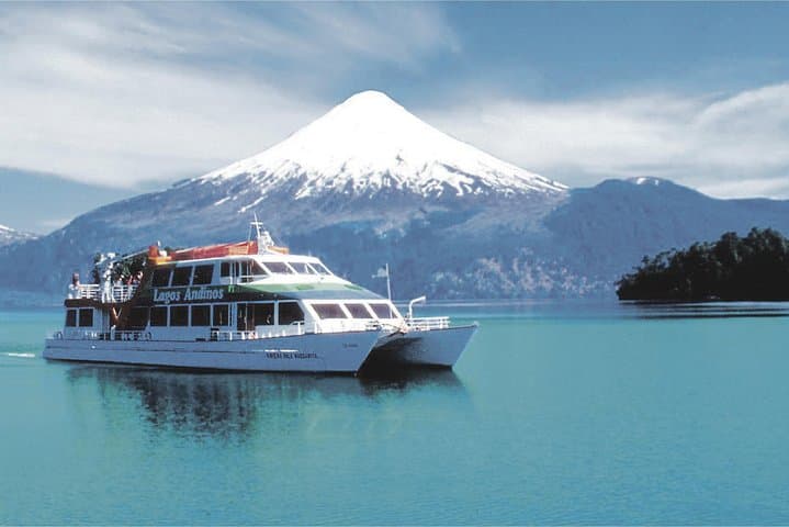 Peulla Day-Trip from Puerto Varas: Sail Todos los Santos and Explore Vicente Pérez Rosales photo 3