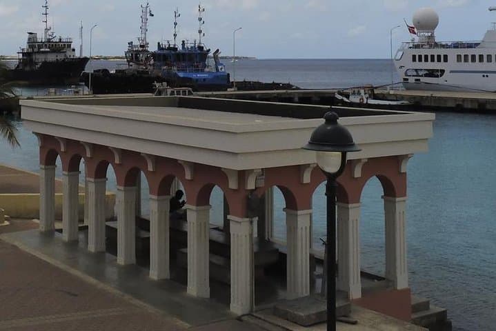 Bonaire Walking Tours: Private Historical & Nature Walks in Kralendijk