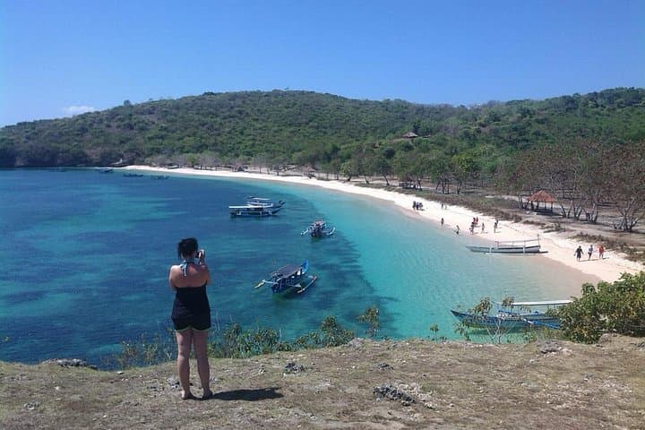 Lombok Pink Beach Snorkel Tour — Pink Sand, Cliffs & Gili Snorkeling