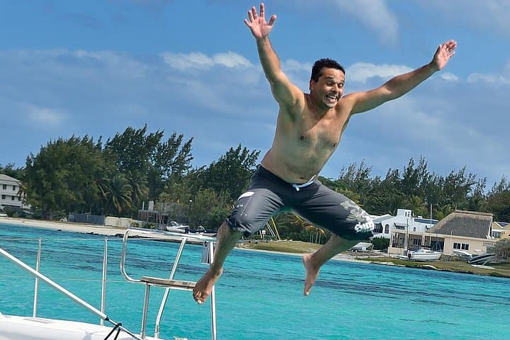 Île aux Cerfs Catamaran Cruise: Full-Day BBQ, Snorkeling & Dolphin Spotting from Trou d'Eau Douce photo 4