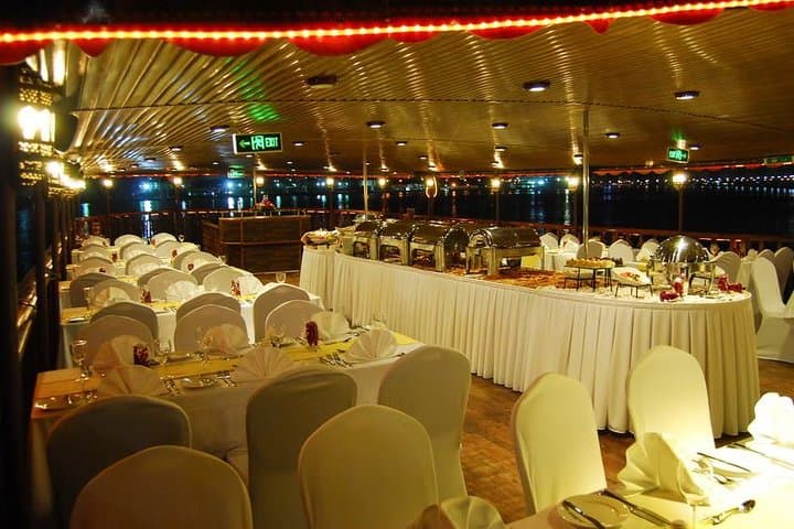 Dubai Marina Dhow Dinner Cruise: Skyline Buffet & Live Tanoura Show photo 4