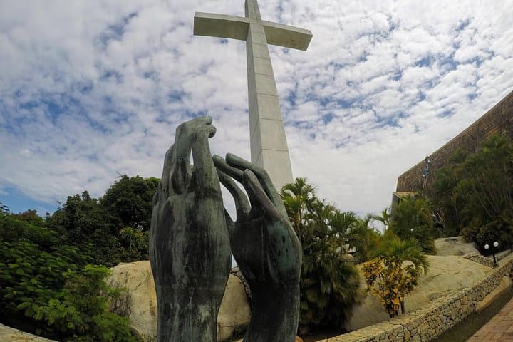 Acapulco 6-Hour Cliff Divers, Chapel of Peace & Baby Turtle Release Tour photo 4