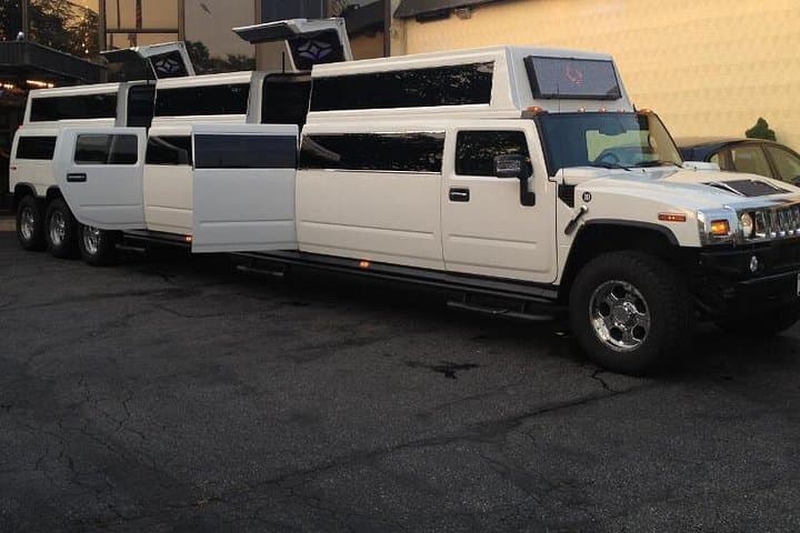 Manhattan Party H2 Hummer Sightseeing Tour — Private 3-Hour NYC Limo Experience photo 1