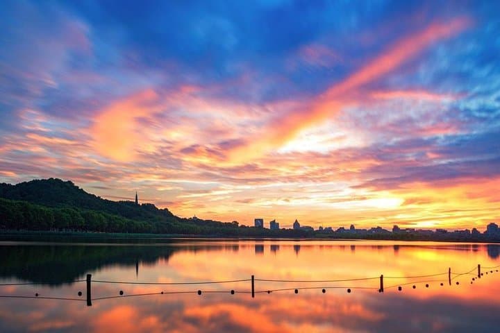 Private West Lake Day Tour from Shanghai — Limo Transfer to Hangzhou's UNESCO Lake photo 3