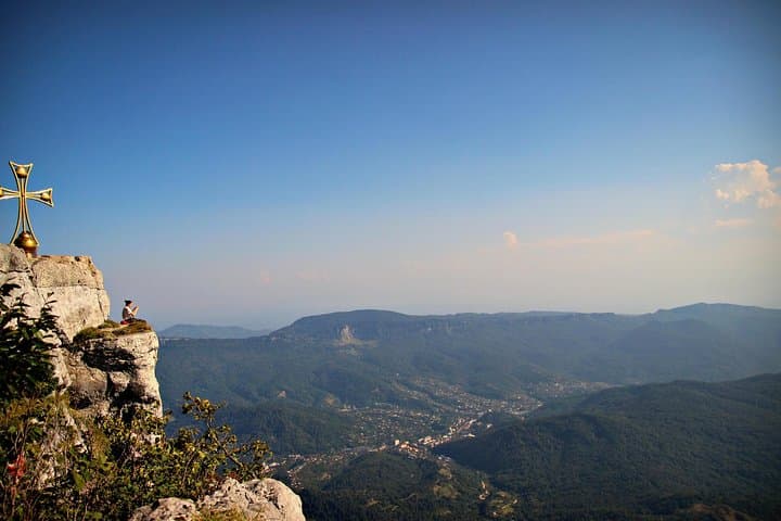 Racha in Two Days: Shaori Lake, Nikortsminda & Ambrolauri Tour photo 2