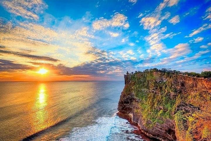 Bali Sunset at Uluwatu: Kecak Dance, Cliffside Views & Jimbaran Seafood photo 6