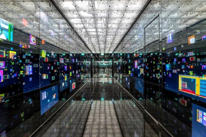 Mahanakhon Sky Walk: Bangkok's 314m Glass Observation Deck photo 6