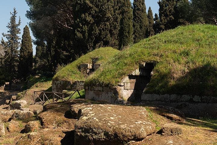 Exploring Etruscan Tombs and Bracciano: Day Trip from Rome photo 6