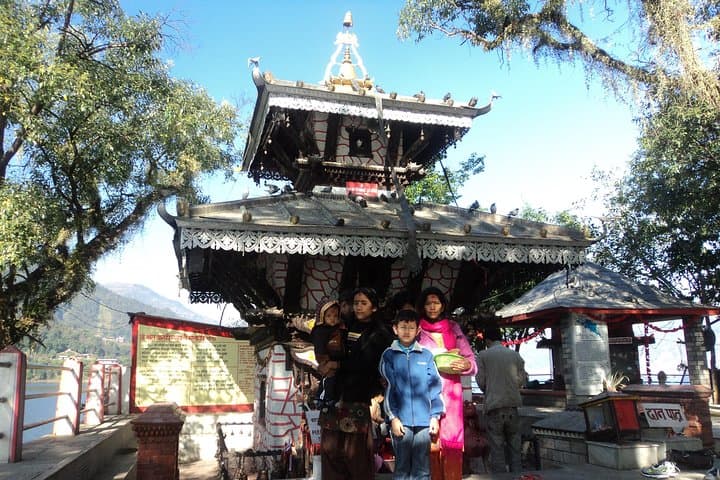 Pokhara Day Tour: Lakes, Caves & Seti Gorge by Sharing Bus