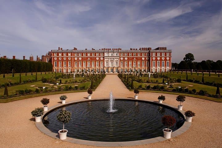 Explore Hampton Court: Tudor Kitchens, Maze & Baroque State Apartments photo 5