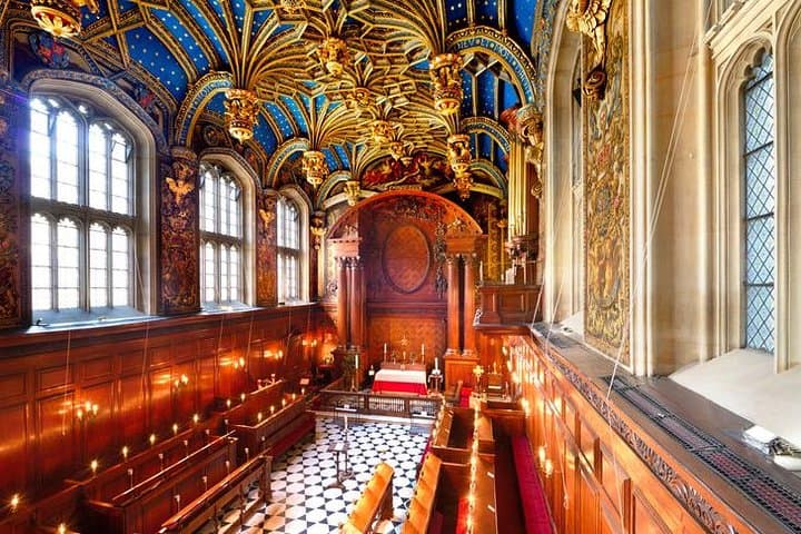 Explore Hampton Court: Tudor Kitchens, Maze & Baroque State Apartments photo 6