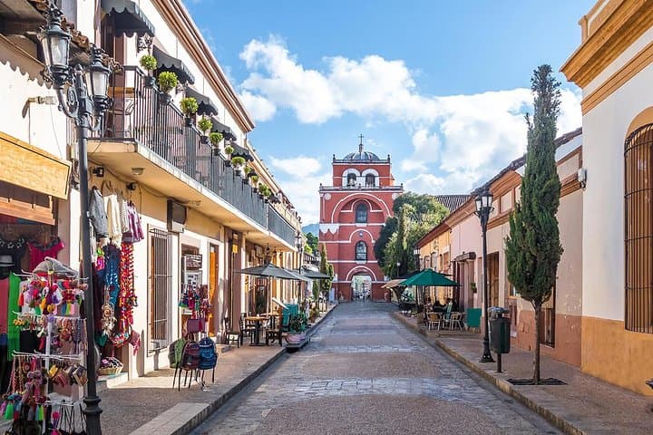 Chiapas to Mérida: 6-Day Maya Adventure Through Canyons, Waterfalls & Ruins photo 4