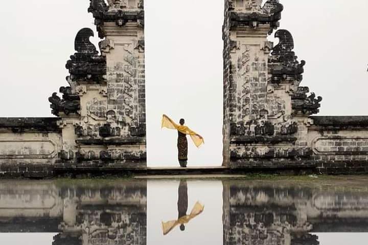 Bali's Most Instagrammable Day Tour: Lempuyang, Tirta Gangga & Tibumana Waterfall