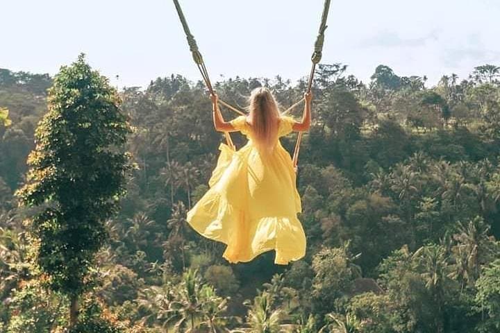 Bali's Most Instagrammable Day Tour: Lempuyang, Tirta Gangga & Tibumana Waterfall photo 3