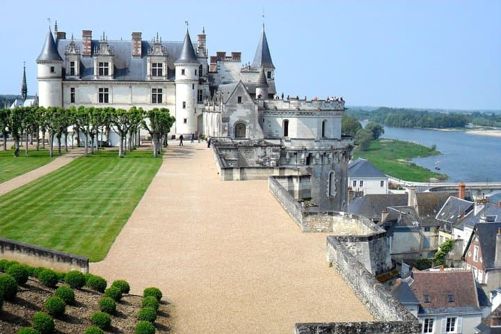 Loire Valley Castles VIP Private Tour from Paris — Chambord, Chenonceau & Amboise photo 2