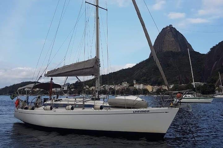 Sail Rio’s Iconic Bay: Private 3-Hour Yacht Adventure from Marina da Gloria photo 3