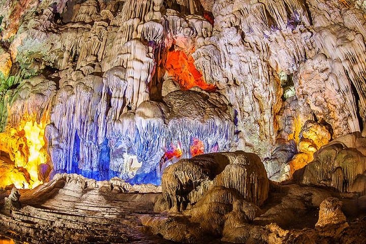 Halong Bay Overnight Cruise: 2-Day, 1-Night Cruise with Kayaking & Cave Visit photo 6