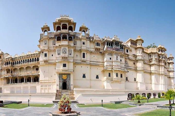Golden Triangle Tour with Udaipur: 8-Day Cultural Circuit from Delhi to the Lake City