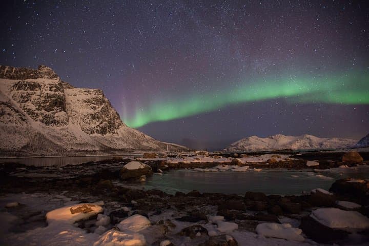 Tromsø Night Chase: Small-Group Aurora Hunt with Campfire Dinner & Photos photo 4