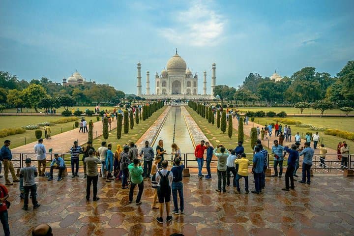 Taj Mahal Day Trip from Delhi: Group Tour to Agra by Private Vehicle photo 1