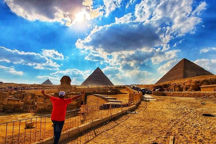 Full-Day Giza Pyramids, Egyptian Museum & Felucca Nile Sailing Experience photo 2