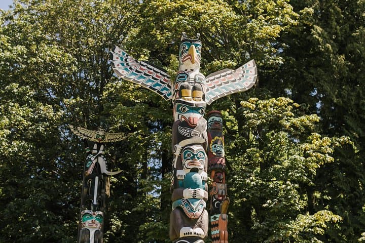 Stanley Park Bicycle Tour: Seawall, Totems & Temperate Rainforest Ride photo 3