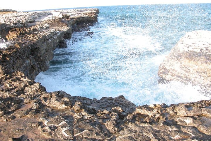 North Coast Tour Antigua: Devil's Bridge, Shirley Heights & Nelson's Dockyard photo 6