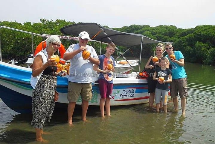 Negombo Lagoon Day Trip — Mangroves, Fish Market & Catamaran Picnic photo 4