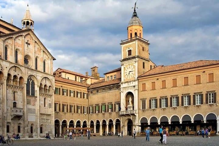 Modena Private Walking Tour: 2-Hour UNESCO Highlights & Local Markets photo 4