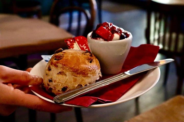 Edinburgh Old Town Food Tour: Haggis, Scotch & Secret Dishes photo 3