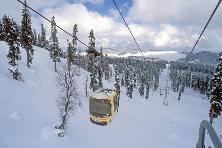 Luxury 7-Day Kashmir Itinerary: Srinagar, Gulmarg & Pahalgam with Dinner photo 4