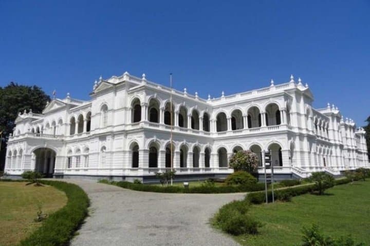 Colombo Day City Tour: Fort, Temples & National Museum in One Day
