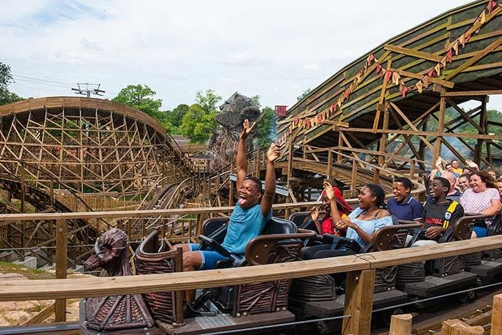 Alton Towers Resort — One-Day Guide to Rides, Gardens & Practical Tips photo 4