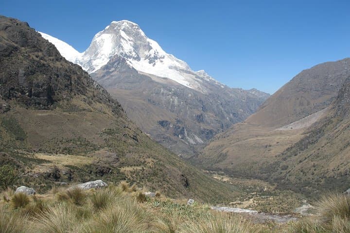 Laguna 69 Day Hike from Huaraz — Private Guided Full-Day to the Cordillera Blanca photo 5