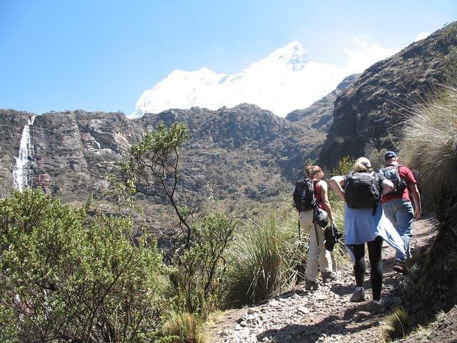 Laguna 69 Day Hike from Huaraz — Private Guided Full-Day to the Cordillera Blanca photo 6