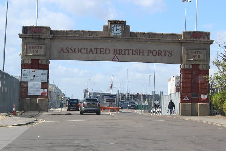 Private Transfer from London to Southampton Cruise Port — One-Way or Round-Trip photo 3