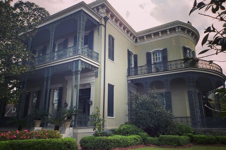 Garden District Walking Tour: Lafayette Cemetery & Antebellum Mansions, New Orleans photo 3