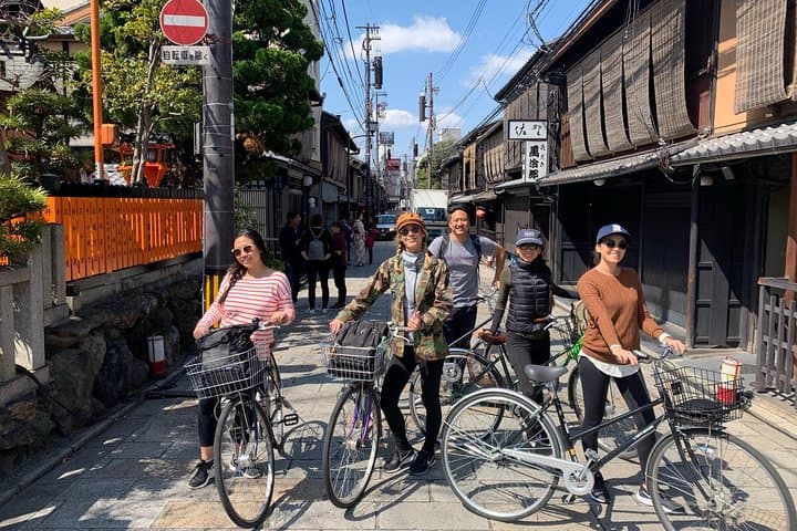 Secret Eastern Kyoto Biking Adventure: Temples, Tea & Hidden Backstreets