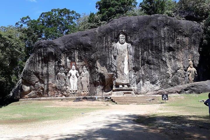 12-Day Round Tour of Sri Lanka by Bus: Ancient Cities, Safaris & Coastal Beaches photo 6