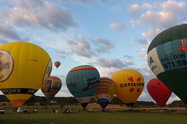 Sunrise Hot-Air Balloon Over Majorca — Romantic Flight Above Tramuntana & Sea photo 3