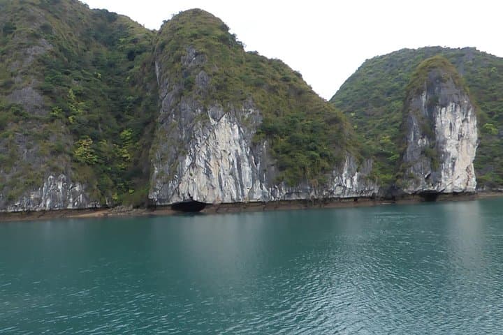 Hanoi to Halong Bay: 5-Day Peaceful Cruise, Kayaking & Tam Coc photo 4