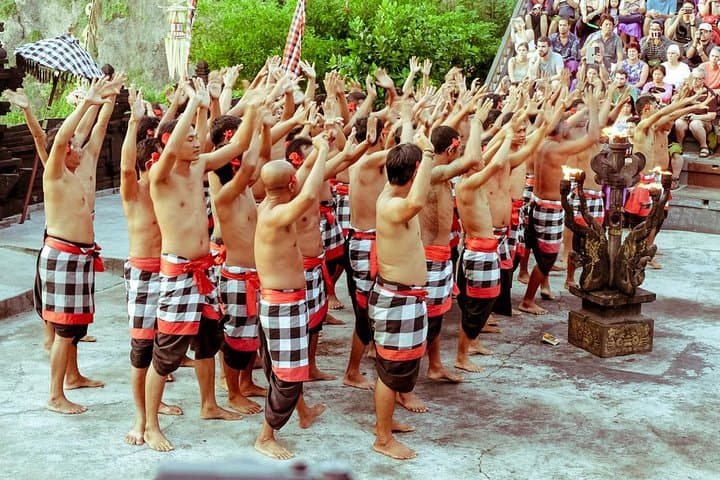 Uluwatu Temple & Kecak Fire Dance: Cliffside Sunset, Padang Padang Beach, and Jimbaran Seafood photo 3