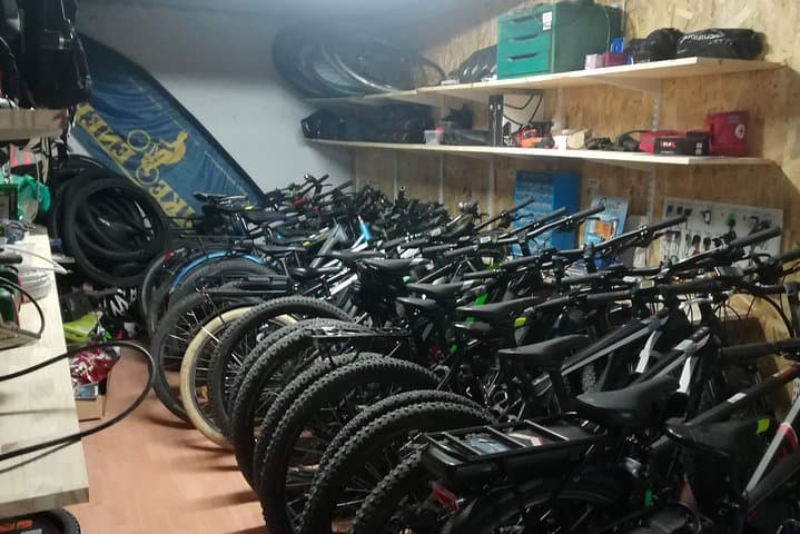 Marseille City and Calanques Full-Day E-Bike Tour photo 4