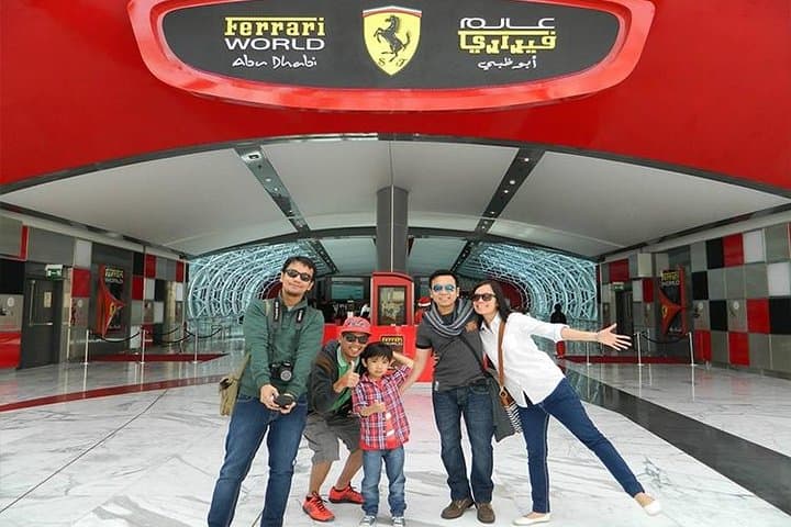 Abu Dhabi Day Trip: Sheikh Zayed Grand Mosque and Ferrari World from Dubai photo 4